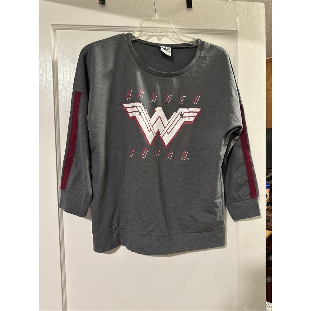 Wonder Woman Sweatshirt Womens M Gray  Crew Neck Logo Arm Stripe